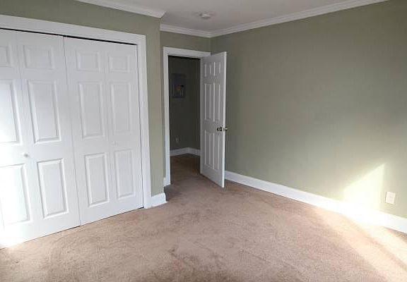 2nd image of 1524 McFarland Rd APT 1