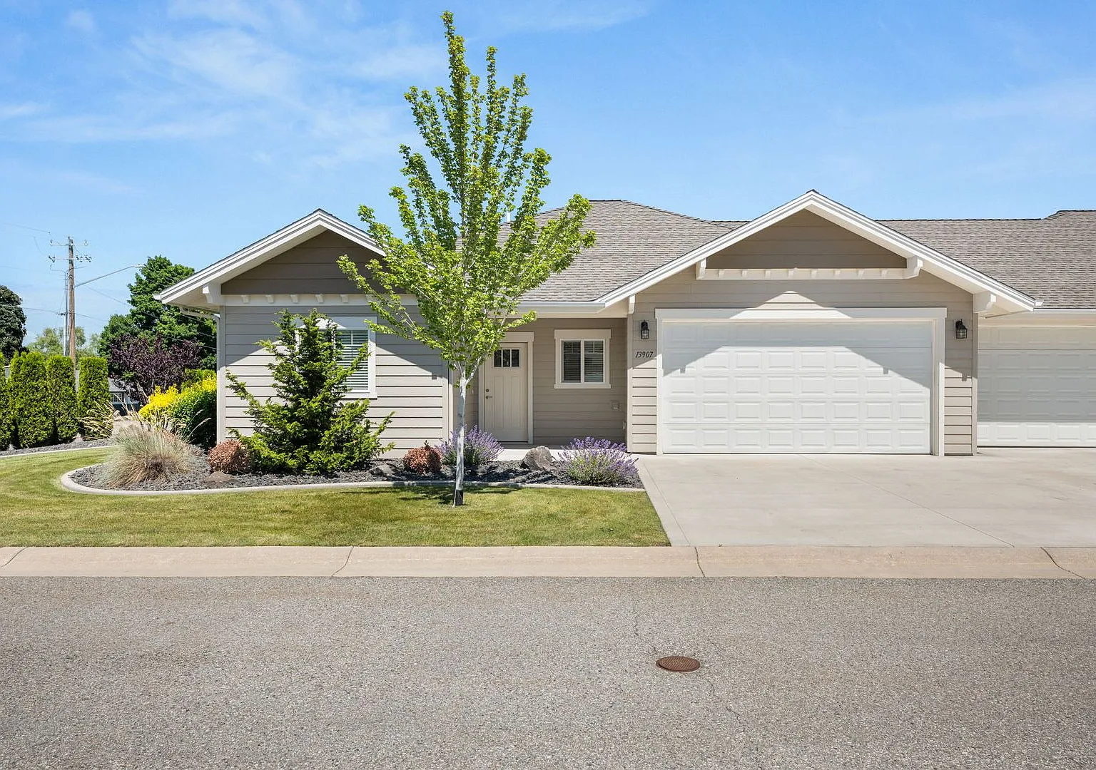 Spacious Valley Duplex Available Now! — Photo 1
