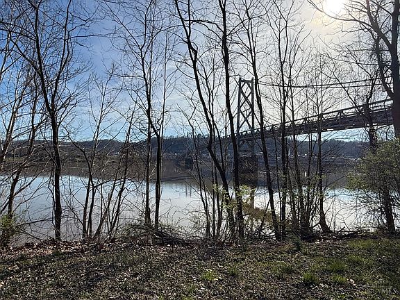 4th image of 575 High St