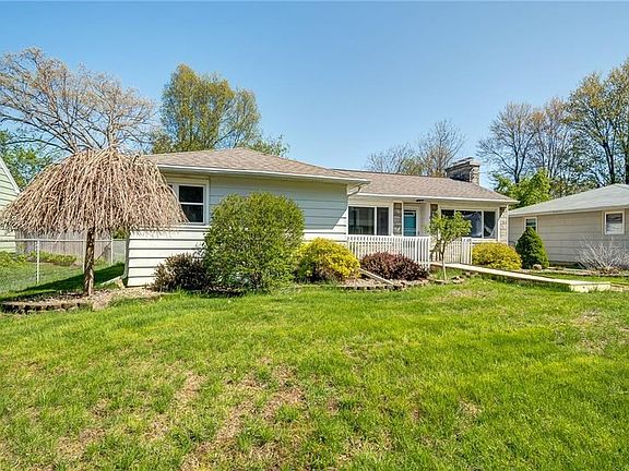 Beautifully Manicured Landscaping