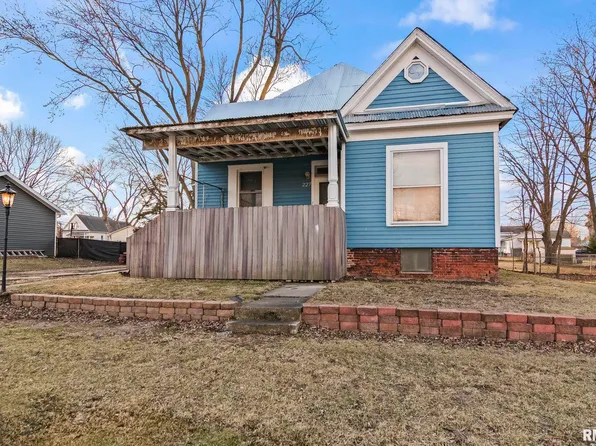 227 N Walnut St, Maroa, IL 61756