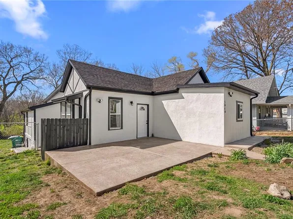 3040 N 51st St, Kansas City, KS 66104