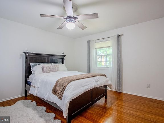 4th image of 4943 Tibbitt Ln