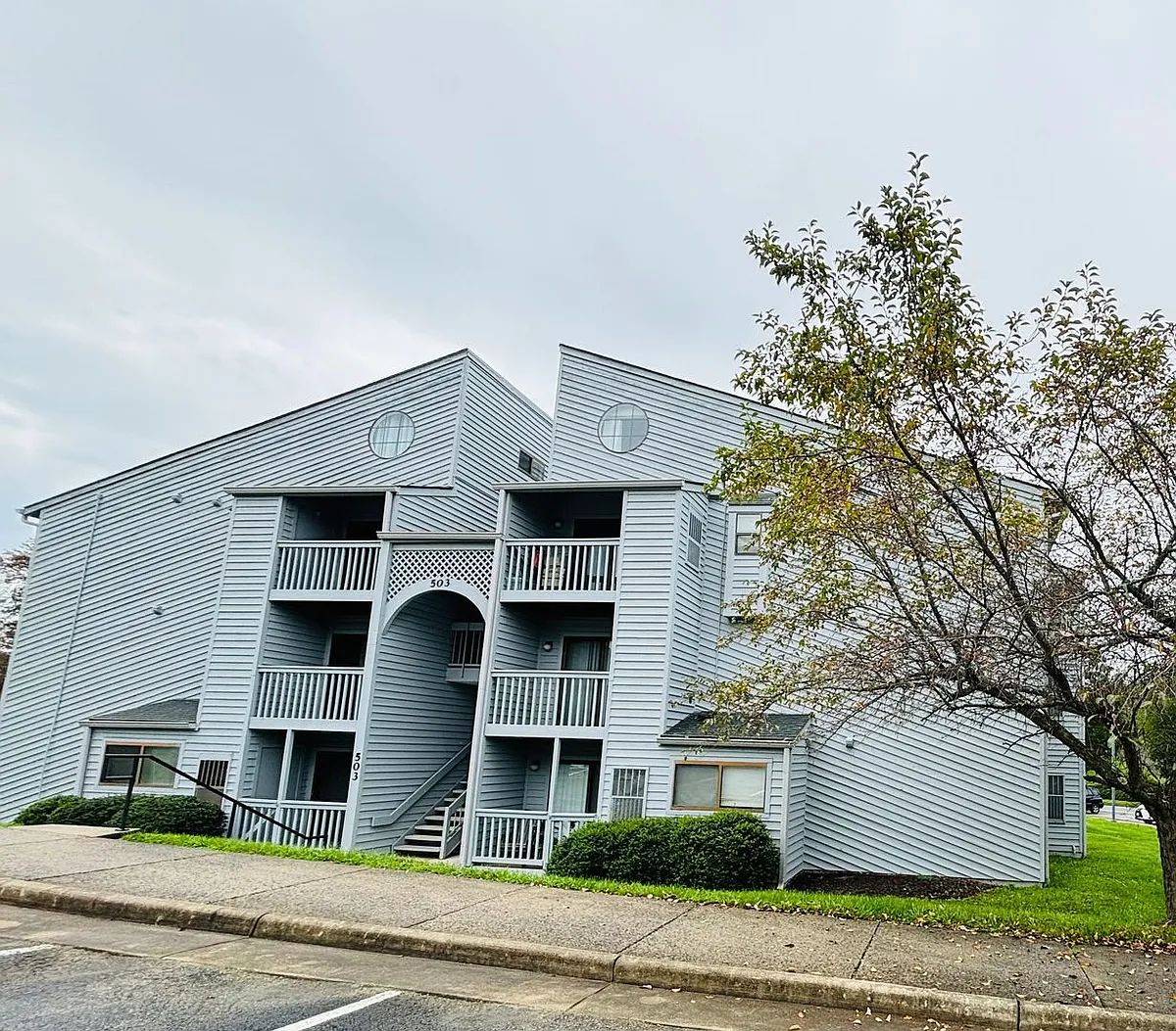 Building Photo - 503A Sunridge Dr