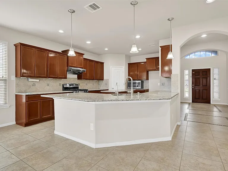 23023 Verona Vista Dr — Photo 4