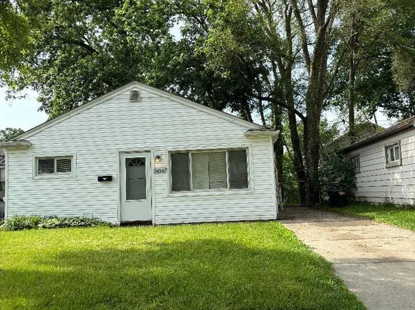 34567 Phyllis St, Wayne, MI 48184
