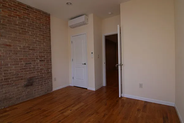 Rented by Target Realty Group | media 11