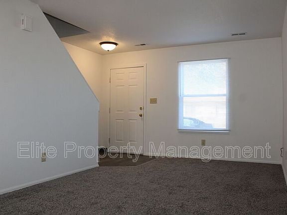 3rd image of 1984 N Salem Ave