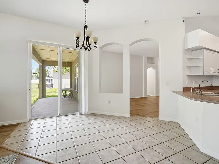 5912 Bramble Bush Ct — Photo 6