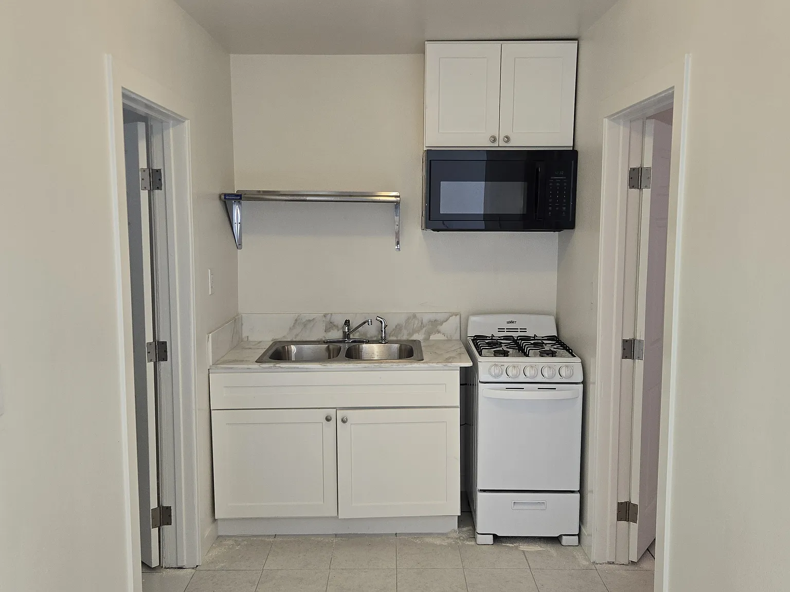 3 bed, $3,300 — Photo 4