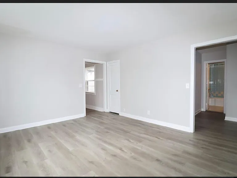 612 Clinton Ave — Photo 3