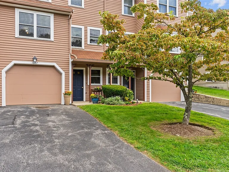 200 Heroux Blvd #1607 — Photo 2