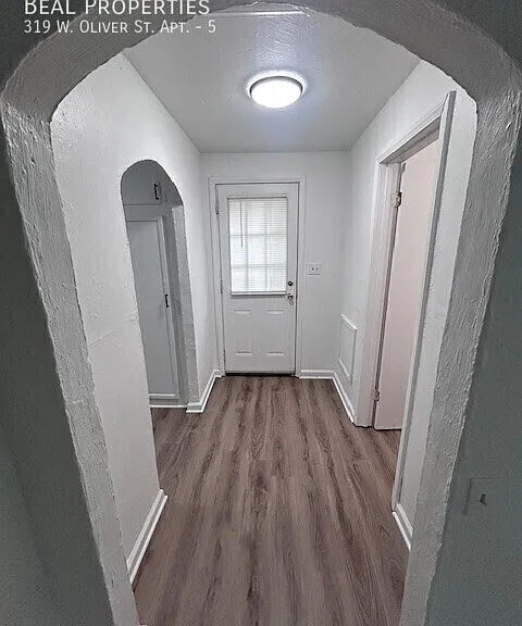 319 W Oliver St #5 — Photo 13
