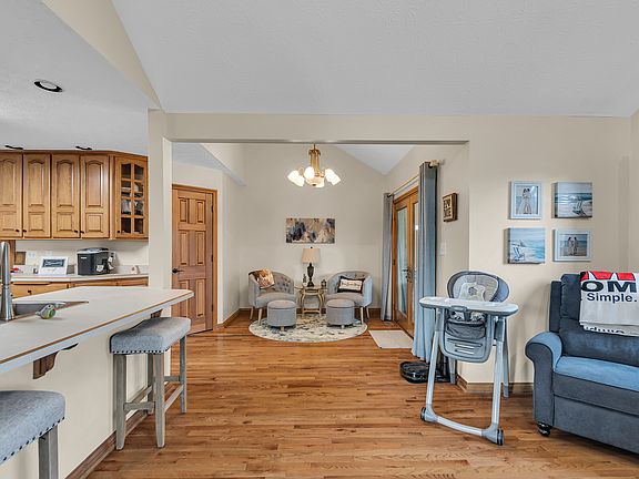 5th image of 1598 Thornburg Ln