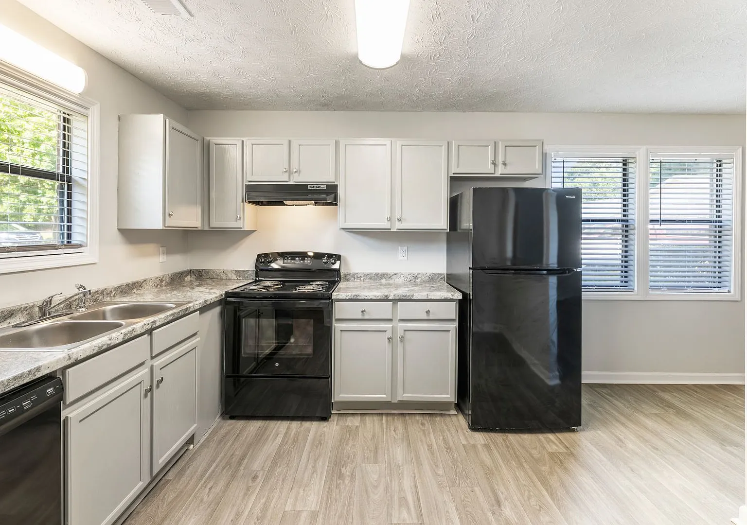 Jackson Place Apartments — Photo 3