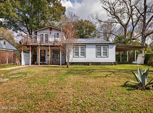 2210 8th St, Pascagoula, MS 39567