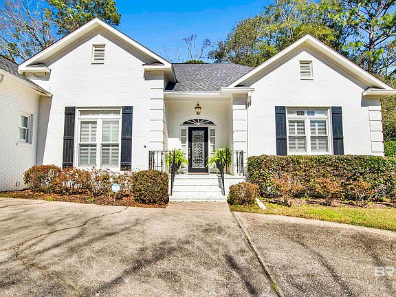 3rd image of 30578 Middle Creek Cir