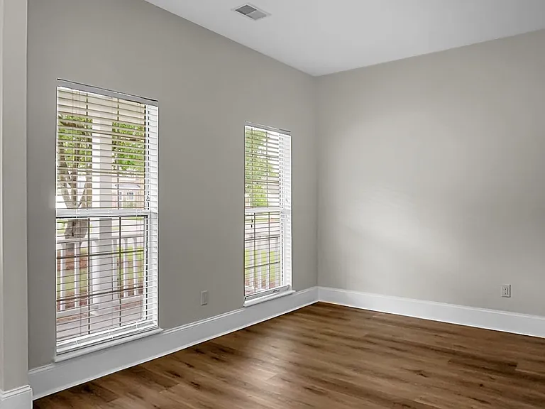 3274 Middleburry Ln — Photo 16
