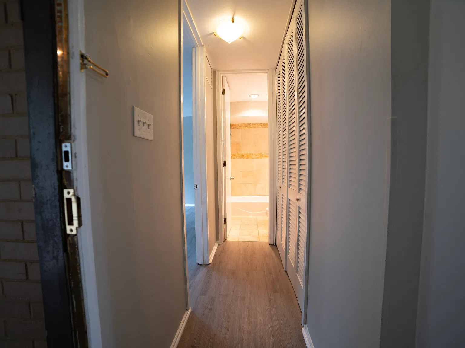 1 bed, 730 sqft, $2,400 — Photo 4