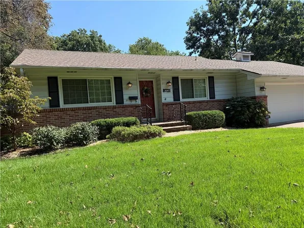 8721 Reeds Rd, Overland Park, KS 66207