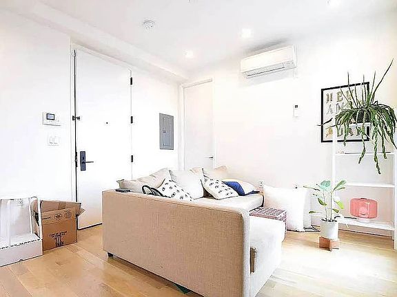 4th image of 1509 Jefferson Ave APT 2F