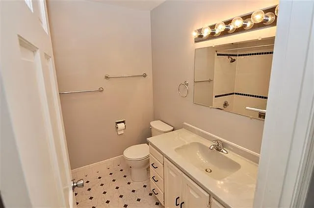 1624 Baltimore Ter — Photo 18