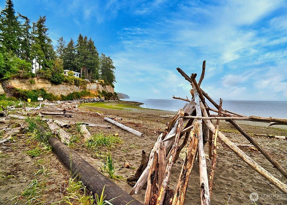 1st image of 37971 Brant Road NE