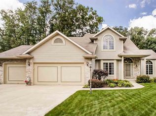 24593 Rolling Oak Dr, South Bend, IN