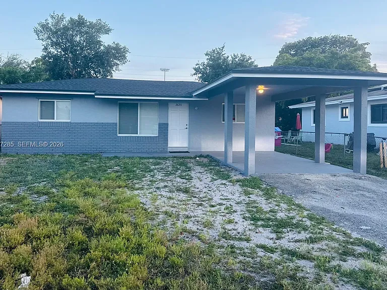 2620 NW 14th Ct — Photo 1