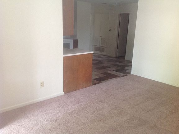 4th image of 211 Hold St APT A