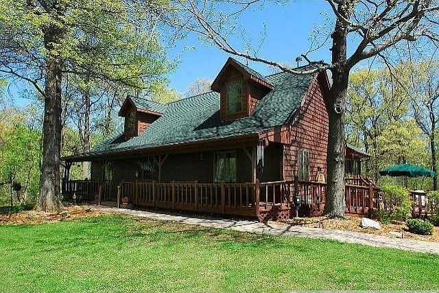 1st image of 1389 Woodland Ct
