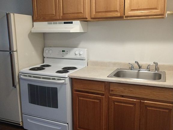 3rd image of 7619 Douglas St W APT 4