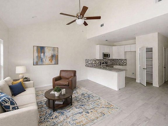 2nd image of 15514 Hickory Dr