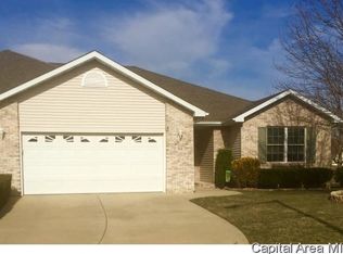 703 Burberry Ln, Rochester, IL 62563