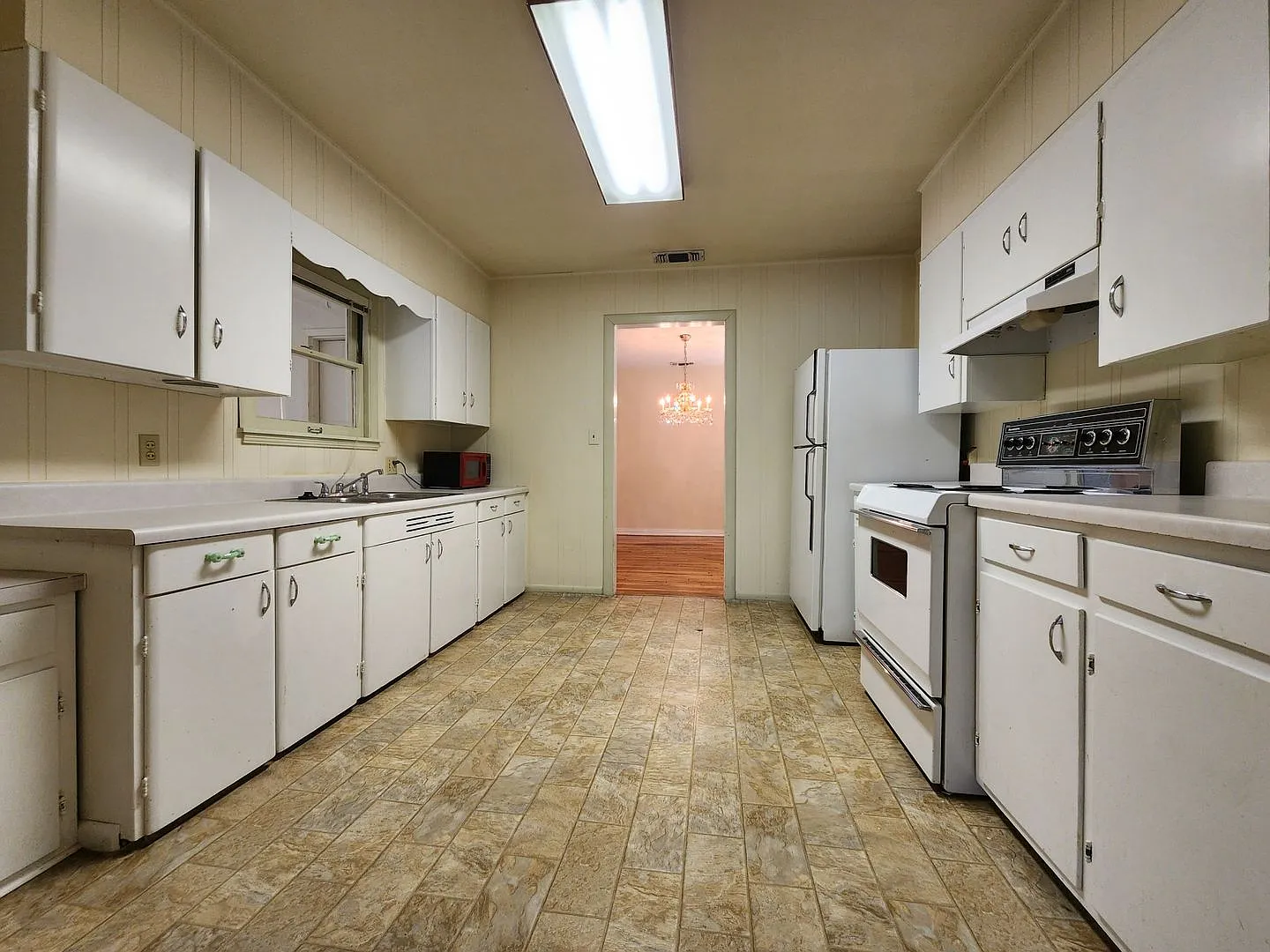 Cozy 3 Bedroom 1 Bath 1432 Sq Ft Home Coming Soon! — Photo 3