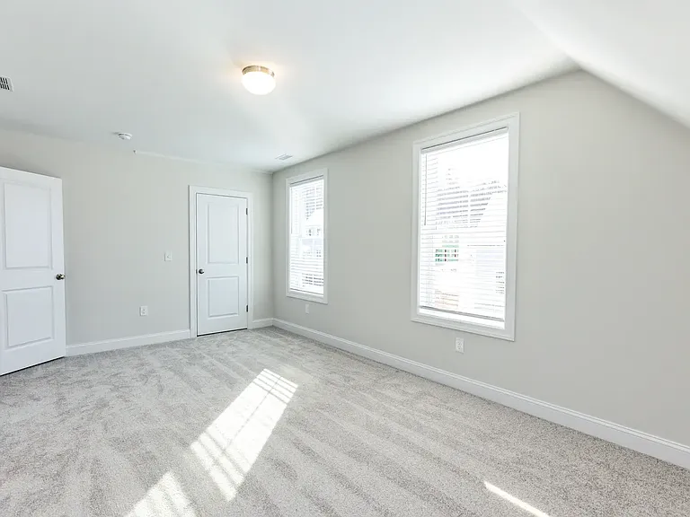 17 Woodmans Ln — Photo 11