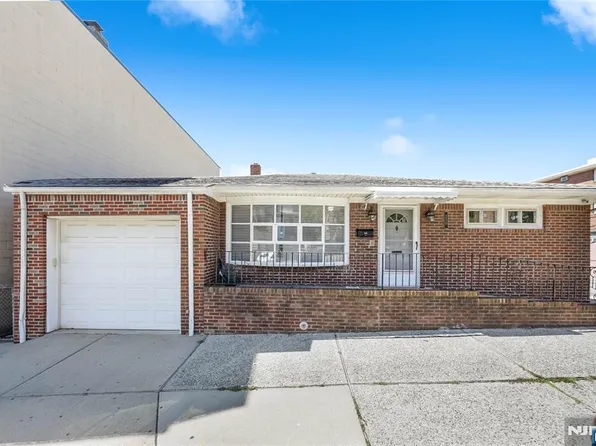 250 Cliff St, Cliffside Park, NJ 07010