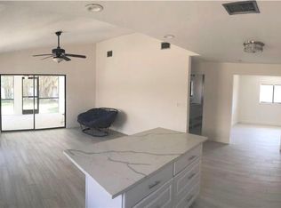 562 98th Ave N, Naples, FL 34108