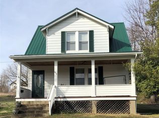 649 5th St NE, Pulaski, VA 24301