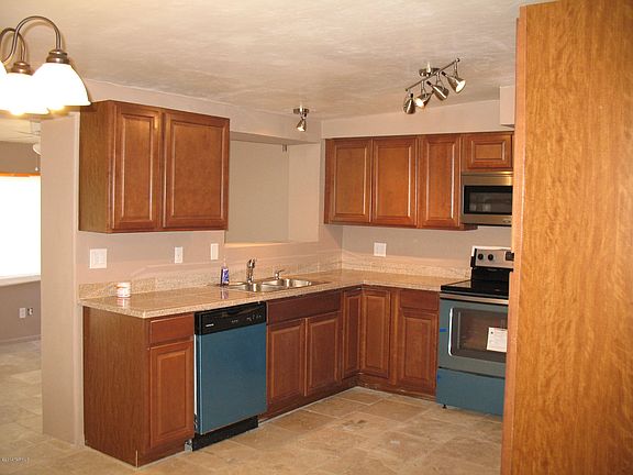 5th image of 852 W Edgewater Dr N