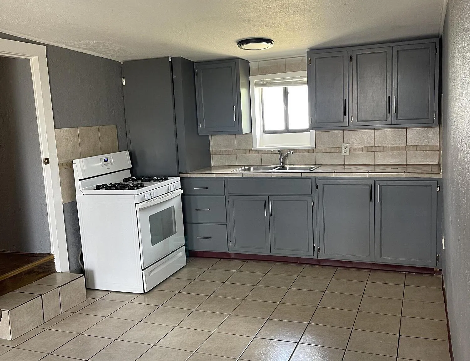 1 bed, 1.0 bath, 525 sqft, $700 — Photo 3