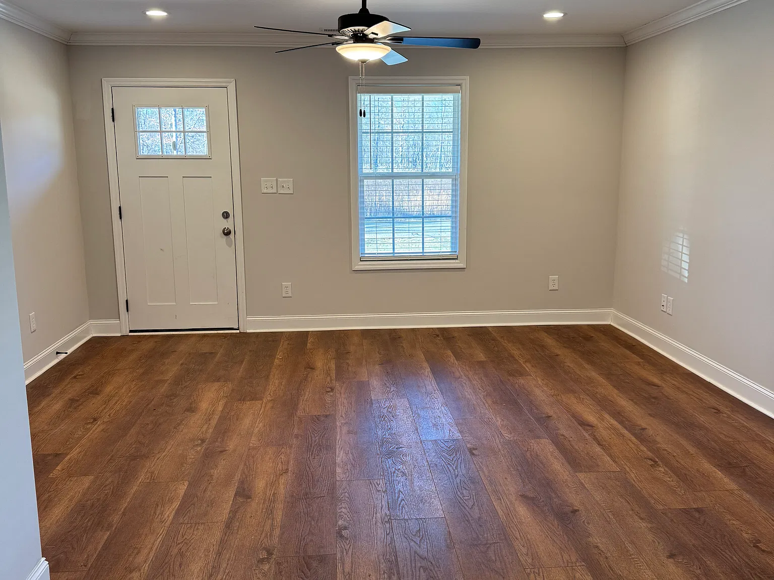 2 bed, 1050 sqft, $1,300 — Photo 3