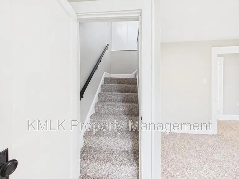 2899 Northland St — Photo 41