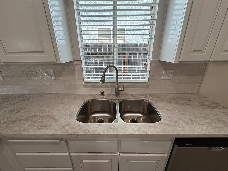 2128 E Saint Andrew Dr — Photo 12