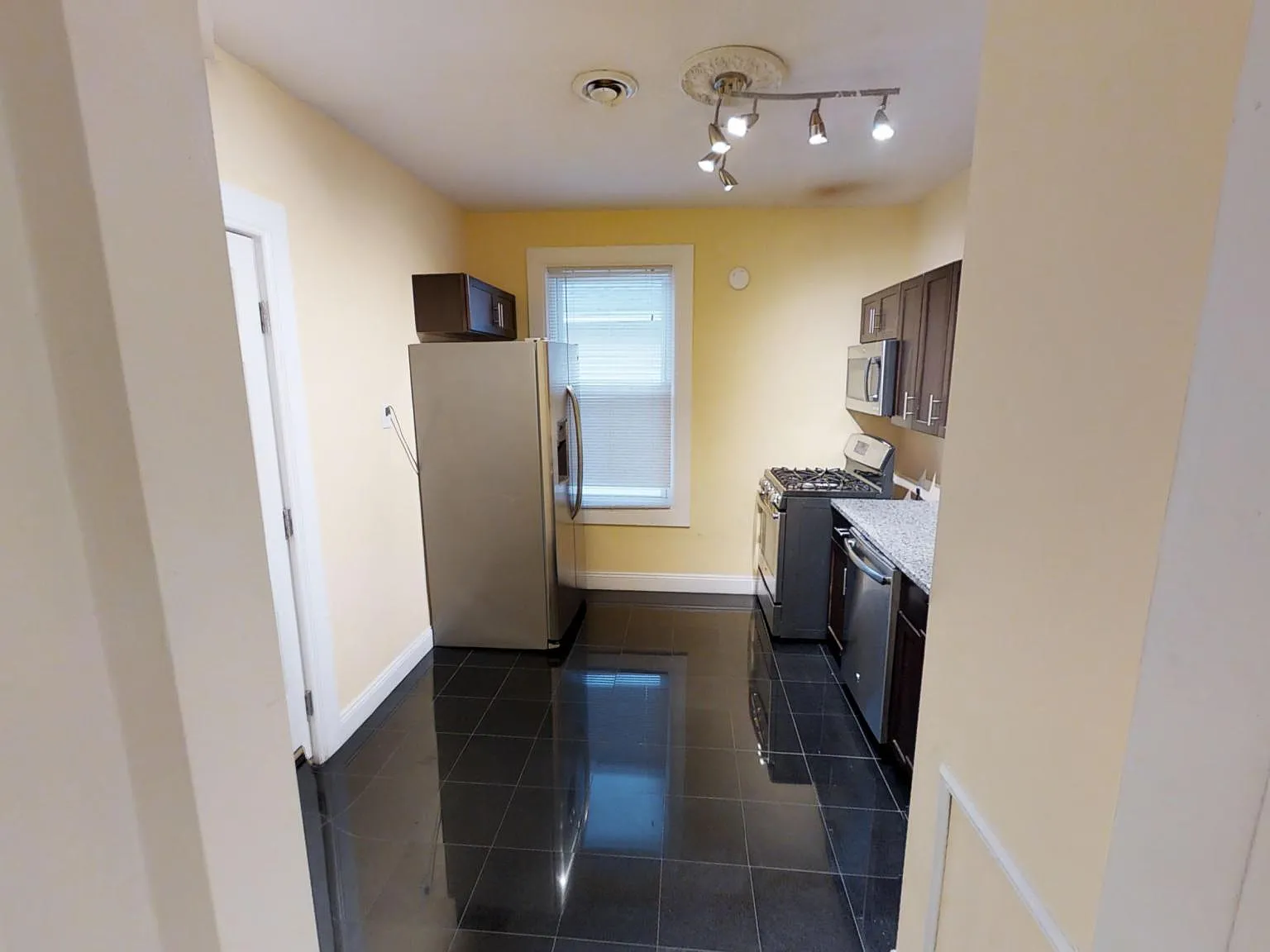1 bed, $1,400 — Photo 2