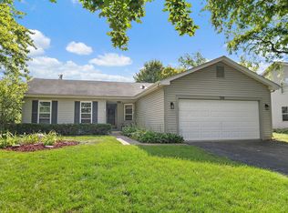 730 Applewood Ln, Algonquin, IL