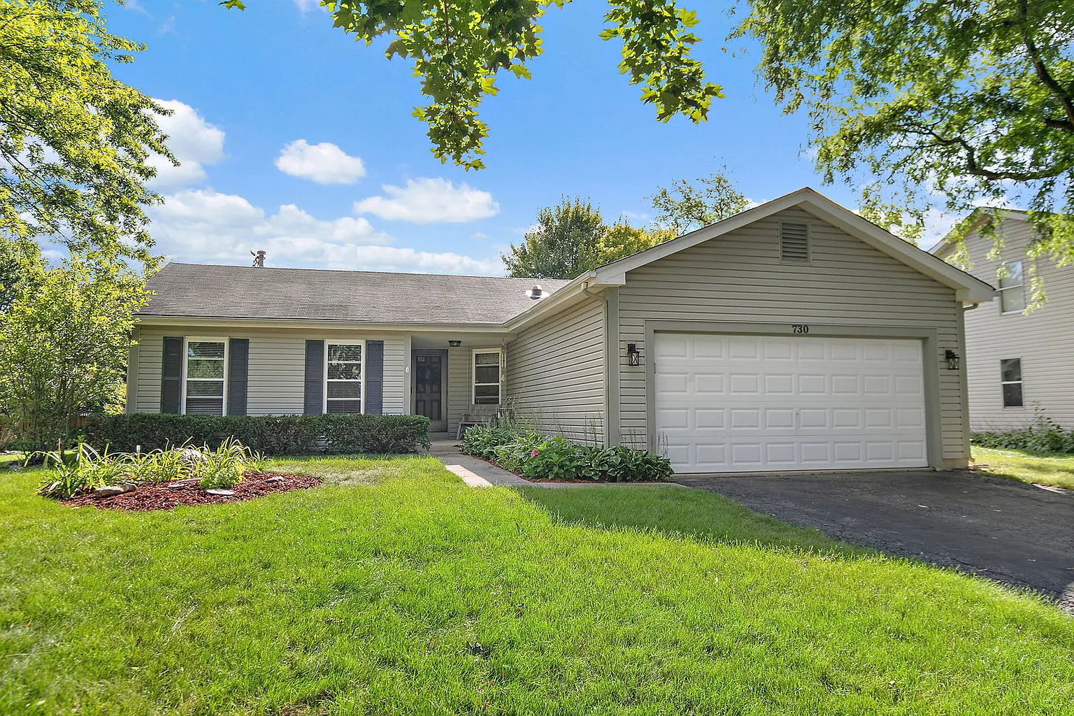 730 Applewood Ln photo 1