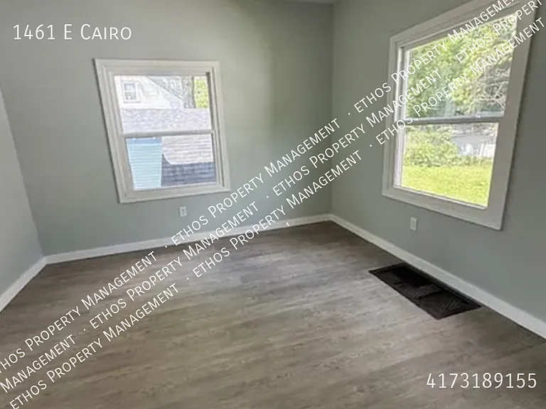 1461 E Cairo St — Photo 8