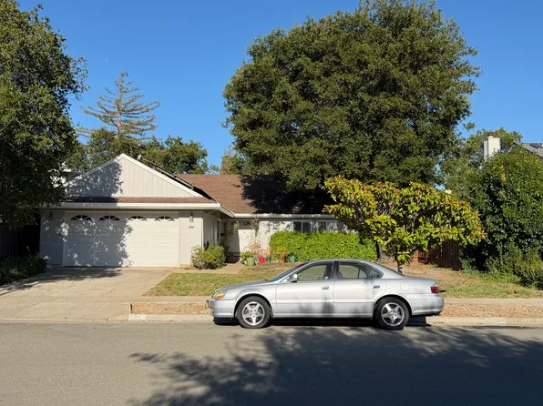 1186 Stafford Dr, Cupertino, CA 95014