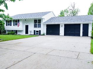 3088 Canterbury Dr, Bay City, MI